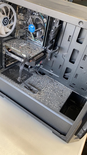 How to clean a dusty computer